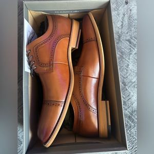 Men’s Stacy Adams dress shoes size 11               Never been worn